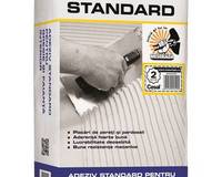 Cesal Premium Standard ásványi kötőanyag tartalmú ragasztó. Alkalmazási területe: különböző kerámia lapok (csempe, padlócsempe, kőporcelán lapok és mozaikok ragasztására stb) kül- és beltérben, durva ásványi felületekre (cement- és mész kötésű vakolatokra, beton aljzatokra, habtéglára, stb).